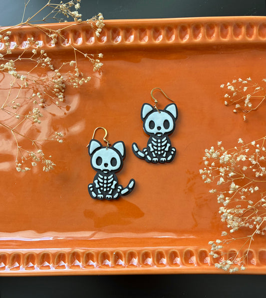 Skeleton kitties in black