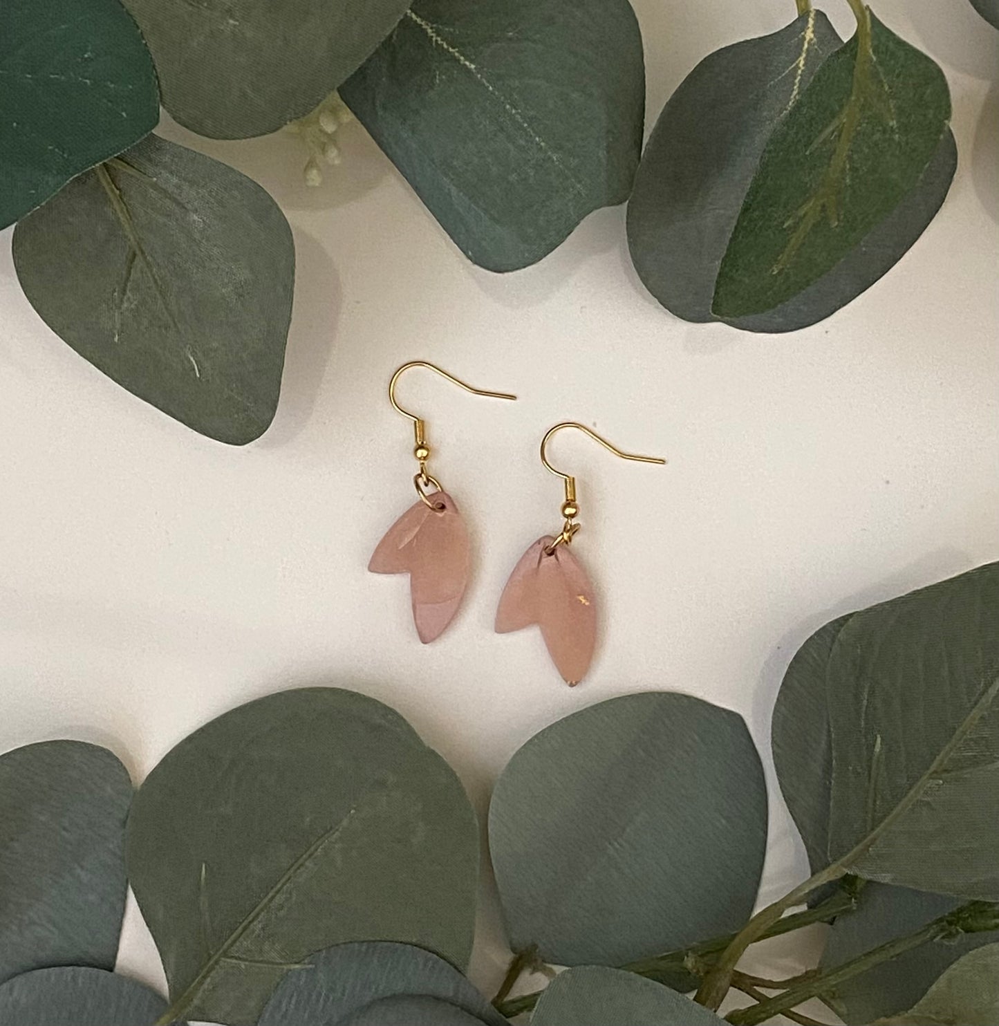 Pink stone mini leaves