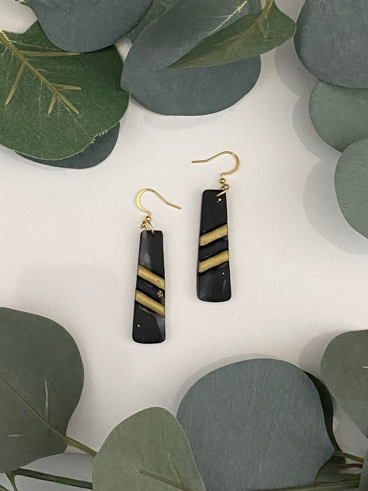 Black marble gold striped rectangles